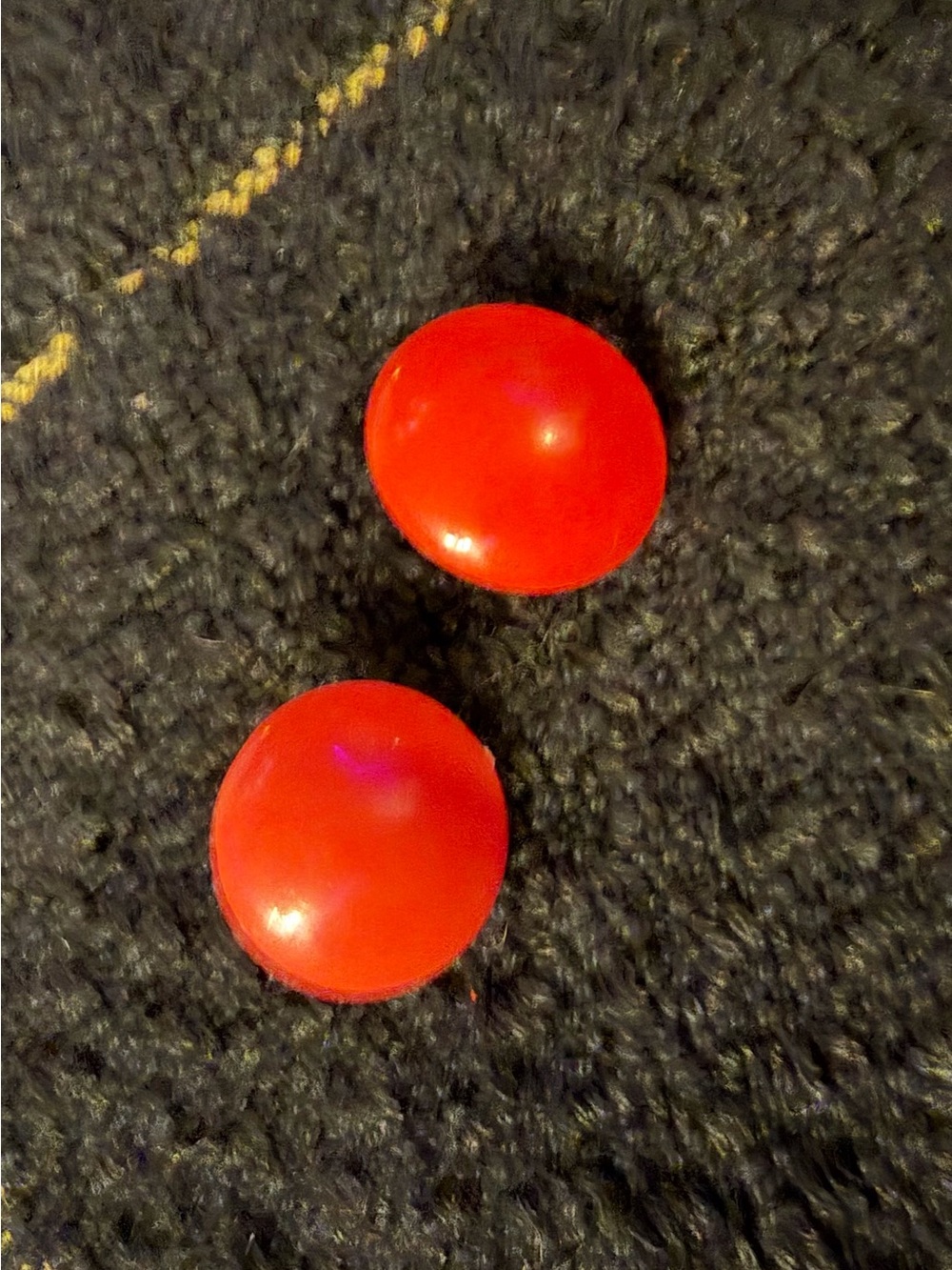 B68 Vintage Retro Red Earrings
